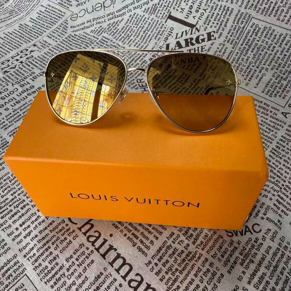 Stylish Golden Louis Vuitton Sunglasses - Picture 1 of 6